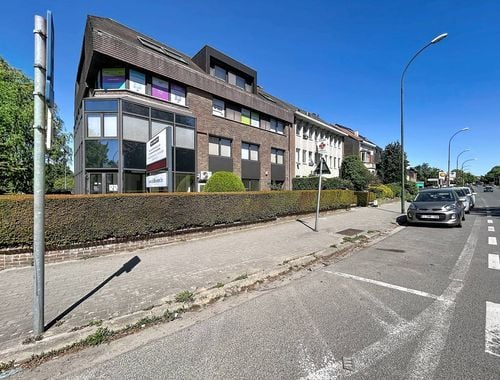                                         Kantoor te huur in Strombeek-Bever, € 1.900
