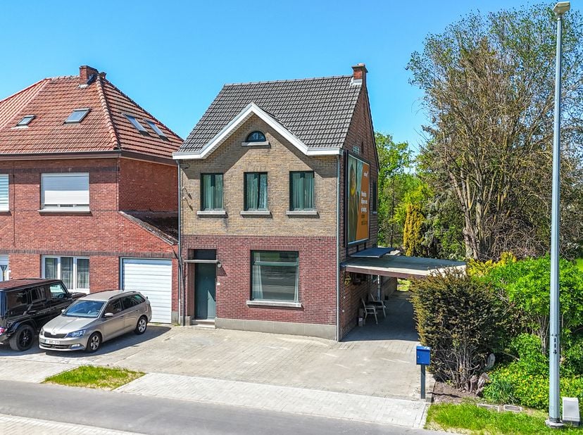 Welkom in deze charmante woning met tal van mogelijkheden, gelegen op een perceel van maar liefst 858 m² bij het binnenrijden van Alken. Dankzij de ce