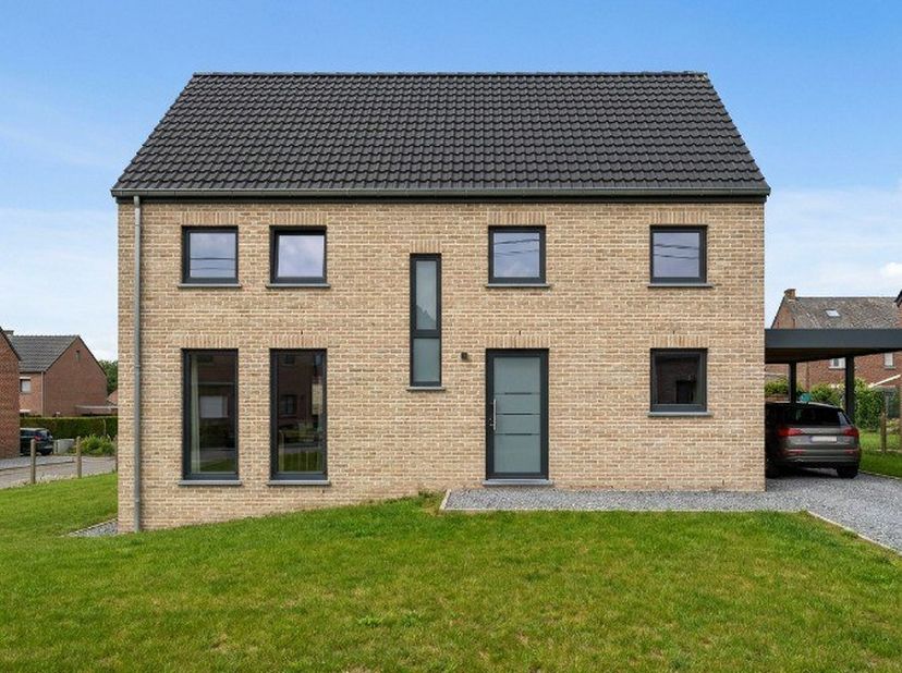 Huis te koop in Rue Bois Dame Agis et Clair Chêne 94J,
                    5352 Perwez