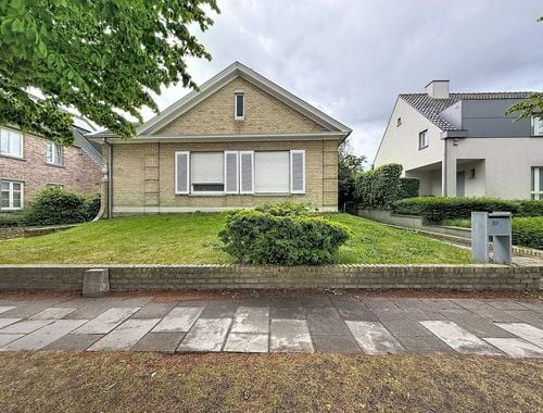                                         Maison à louer à Sint-Andries, € 1.000
