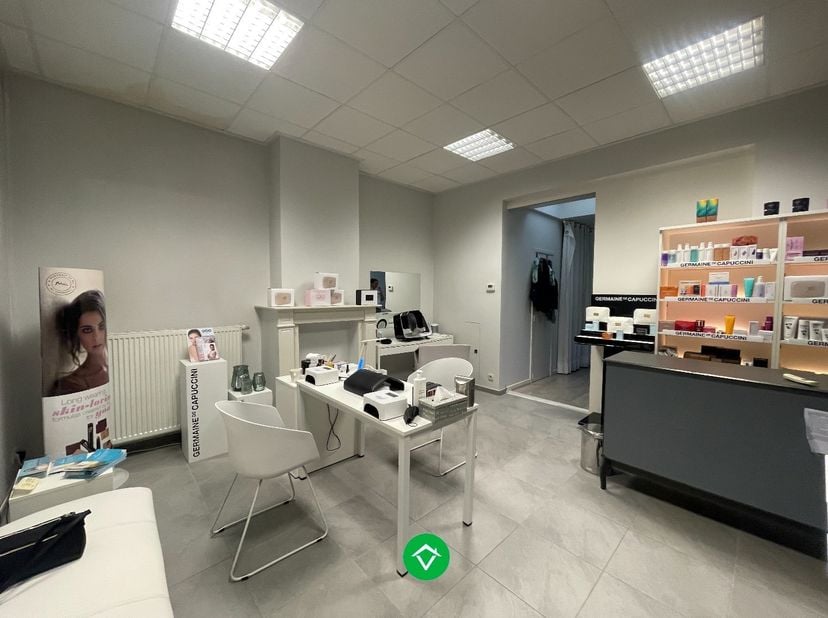Bien professionnel à louer
                    à 8900 Ieper