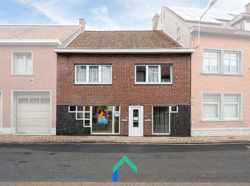 Bien professionnel à vendre à Oostrozebekestraat 13,
                    8760 Meulebeke