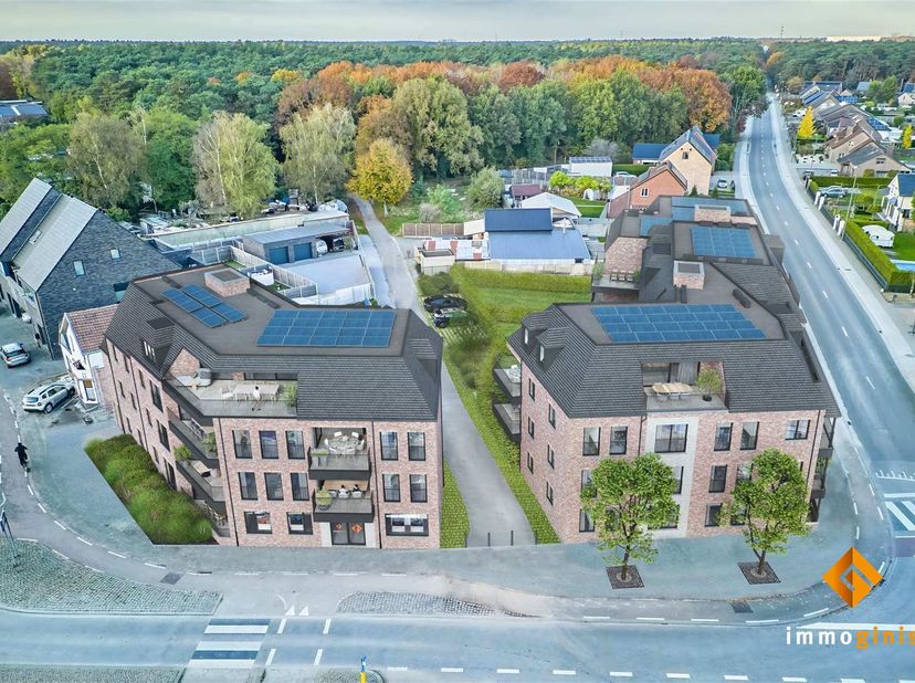 Dit gelijkvloers appartement van 99 m² met één slaapkamer is voorzien van een gezellig, overdekt terras van 11 m². Gelegen op wandelafstand van het bo