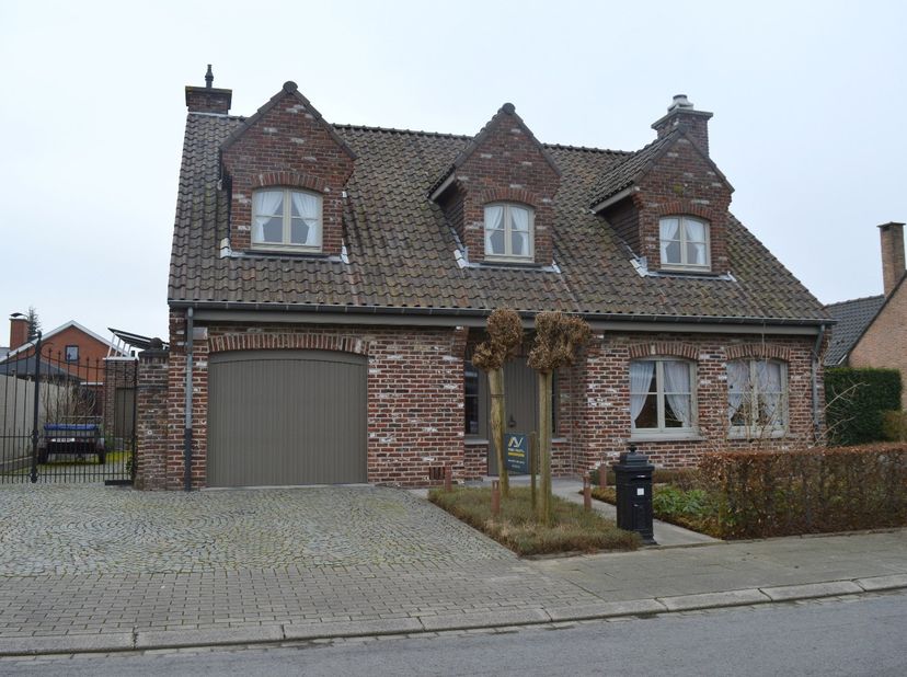 Maison à louer
                    à 8501 Heule