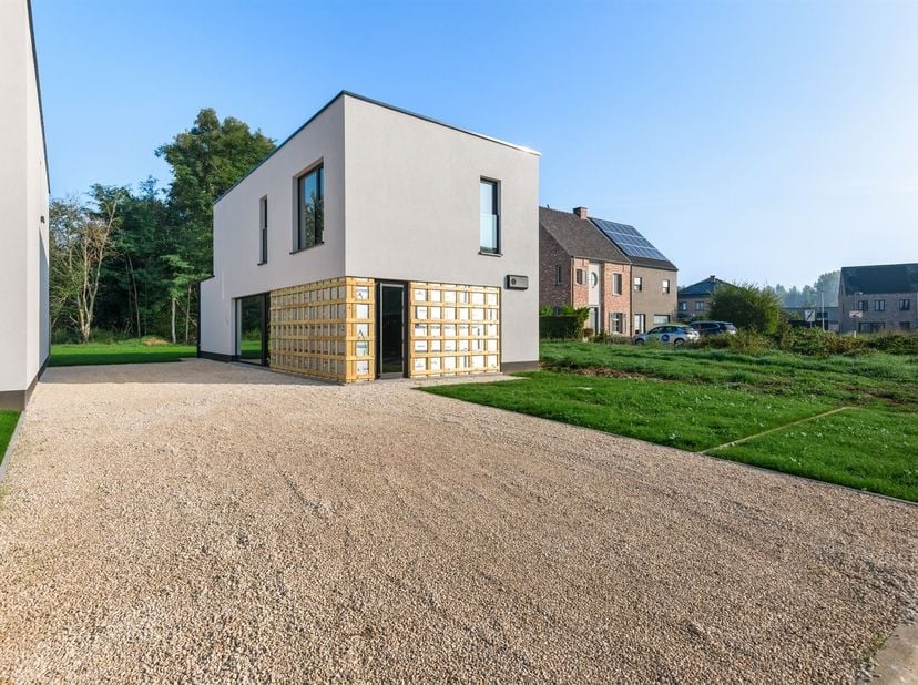 Huis te koop in Hazelaar 37,
                    2430 Vorst