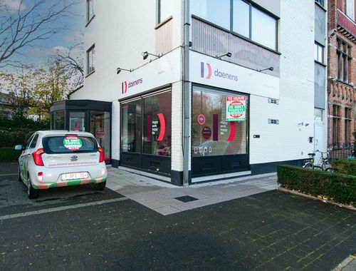                                        Bâtiment commercial à louer à Assebroek, € 995
