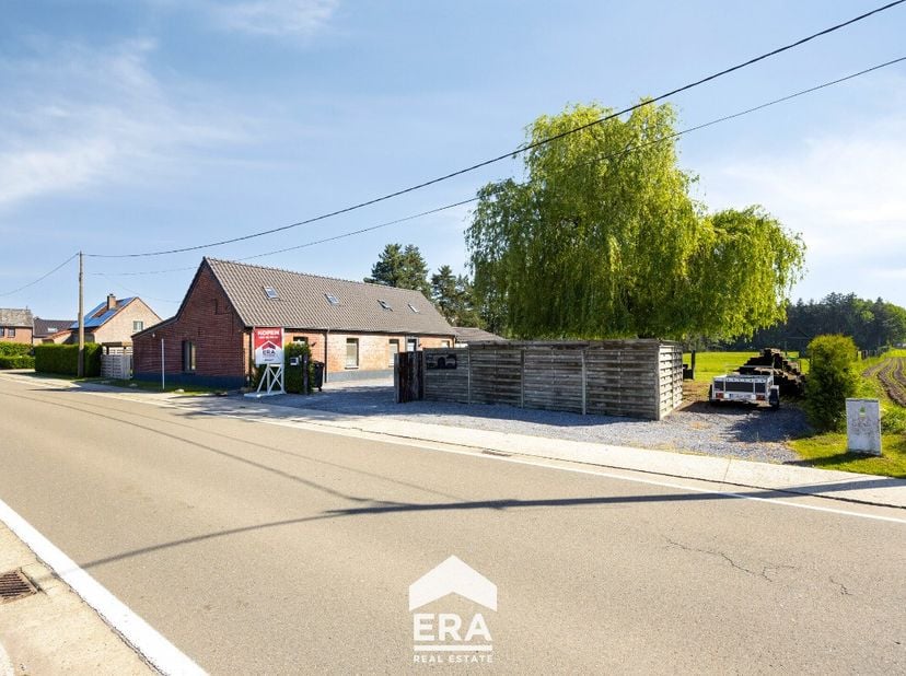 [[ CE BIEN PARTICIPE À LA JOURNÉE MAISONS OUVERTES ERA LE 13/6 DE 13:00 À 14:00 ]]<br />
Ce bien participe à la Journée Maisons Ouvertes ERA. Visitabl