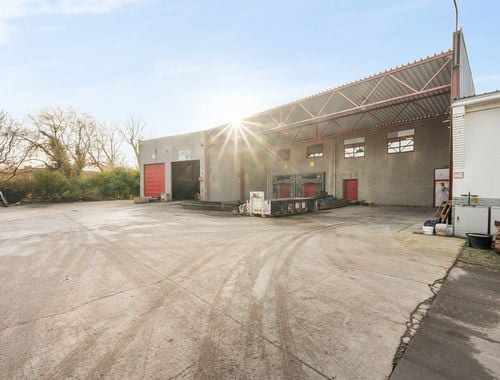                                         Bedrijfsgebouw te koop in Geluwe, € 699.000
