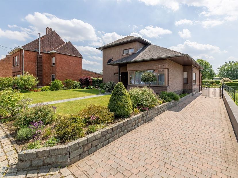 Huis te koop in Mannenberg 222,
                    3272 Messelbroek