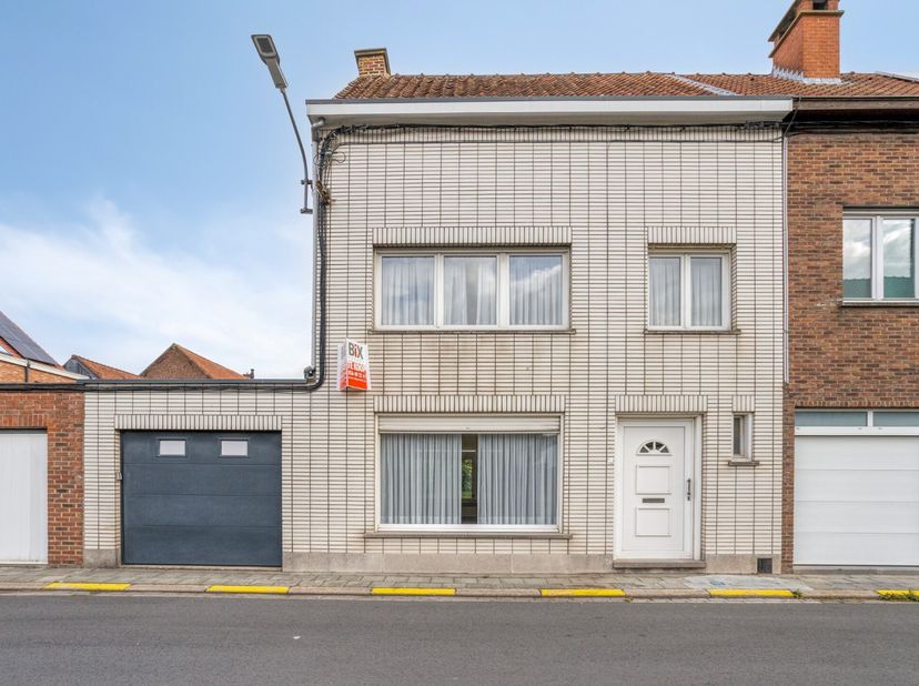Huis te koop in Reutelstraat 1 - a,
                    8560 Wevelgem