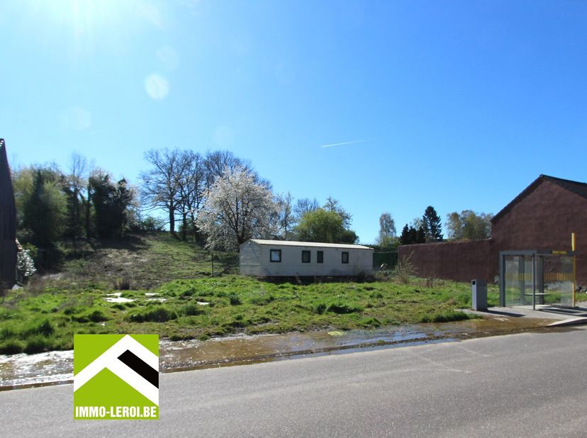 Bekijk deze eigendom rechtstreeks op de site van Immo Leroi: https://www.immo-leroi.be/pand/kopen-grond-tongeren-borgloon/7519662.<br />
Dit groot per