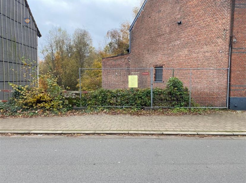 Un terrain à bâtir situé à Boom, Nielsestraat entre les numéros de maison 225 et 237 avec une superficie de 277 m².<br />
Un permis d'environnement a