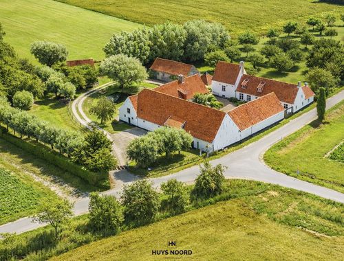                                         Villa-landhuis te koop in Alveringem, € 1.395.000
