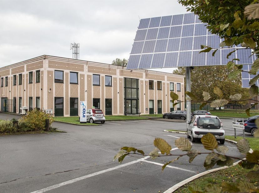 Bien professionnel à louer à Avenue lavoisier 18 boîte a,
                    1300 Wavre