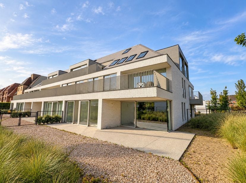 Appartement te koop in Strandlaan 154 bus 00.02,
                    8670 Sint-Idesbald