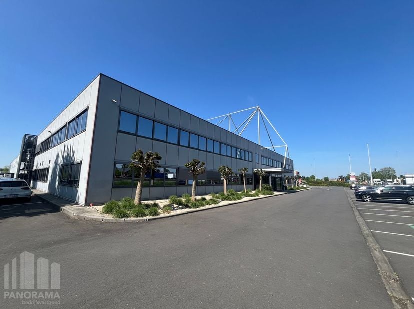 Bedrijfsvastgoed te huur in Steenweg Deinze 154,
                    9810 Nazareth