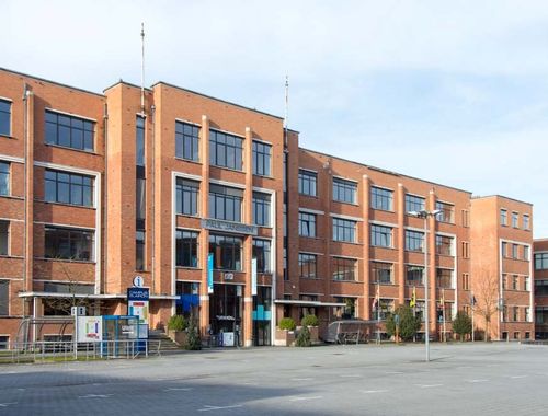                                         Bien commercial à louer à Turnhout, € 3.778
