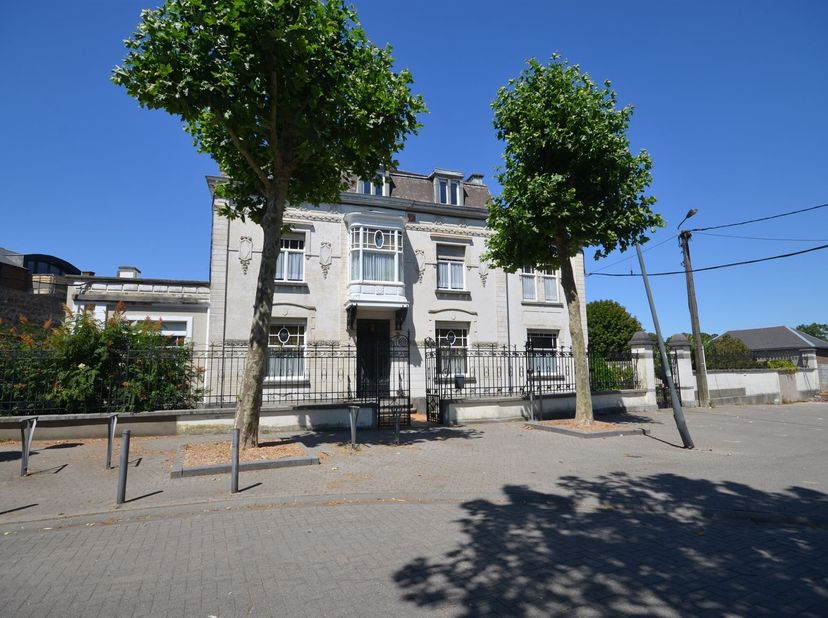 Huis te koop in Place du Général Piron 7,
                    5660 Couvin