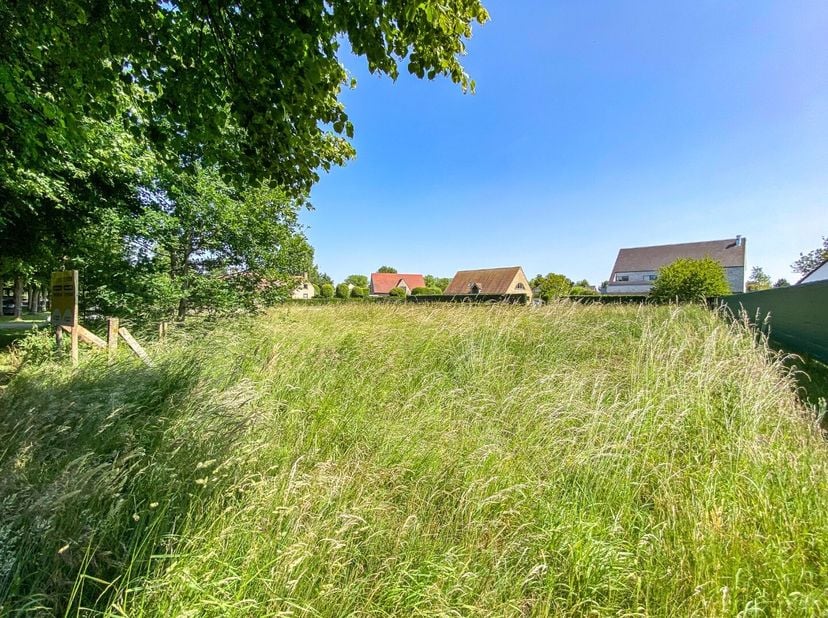 In Oostduinkerke, op 100m van de Oostvoorduinen, 1km van natuurreservaat Ter Yde &amp; Hannecart-bos en 1km van Golfclub Hof ter Hille bieden we een nieuw