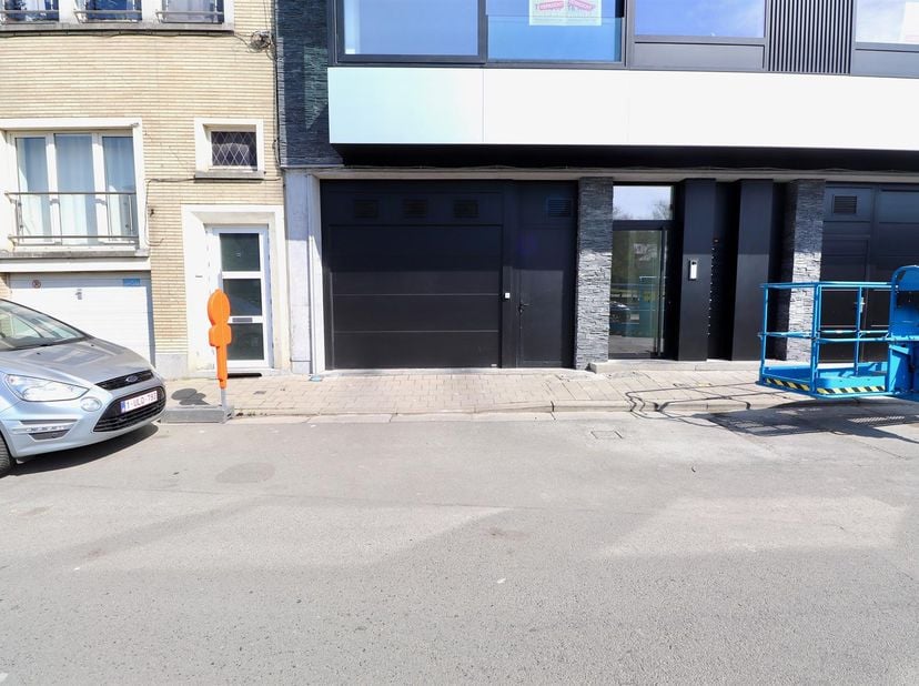 Ondergrondse autostaanplaats te koop in Gent. <br />
Gelegen op een gunstige locatie: aan de Coupure en op wandelafstand van het Rabot en het centrum
