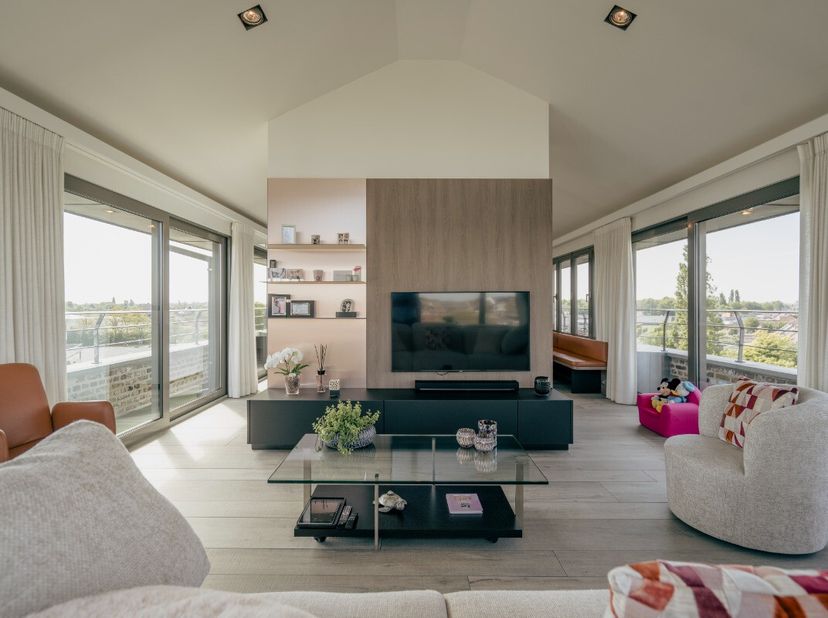 [[ DIT PAND NEEMT DEEL AAN DE ERA OPEN HUIZEN DAG OP 19/9 VAN 9:30 TOT 10:30 ]]Te koop: Instapklare, mooi onderhouden penthouse bestaande uit de twee