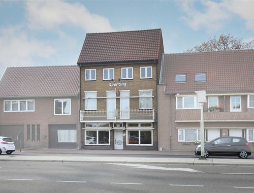                                         Handelspand met woonst te koop in Helchteren, € 260.000
