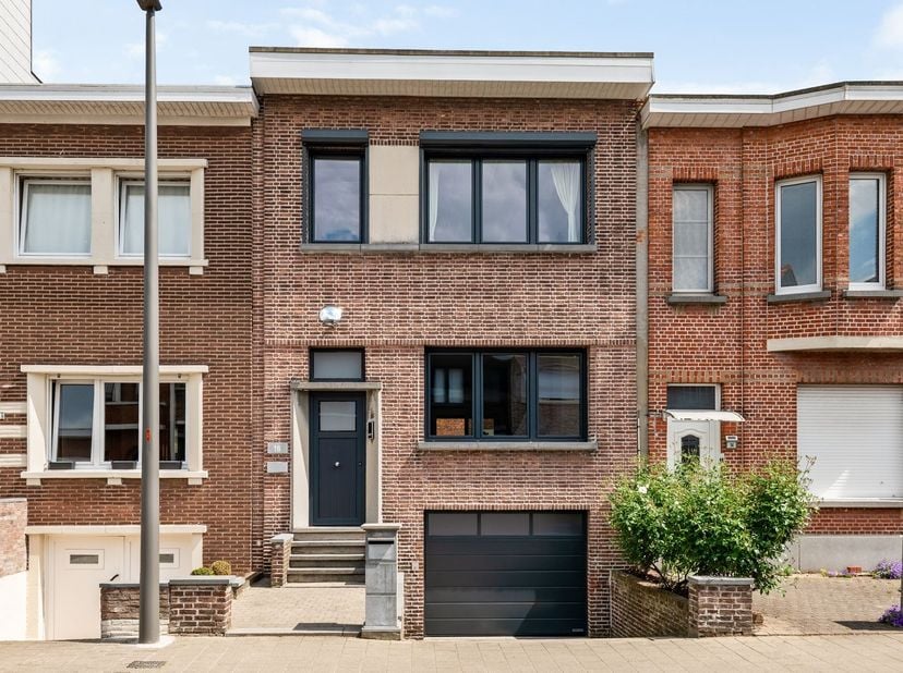 Huis te koop in Tirinusstraat 16,
                    2100 Deurne