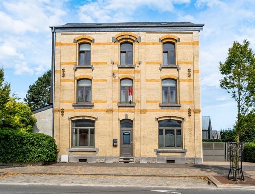                                         Eengezinswoning te koop in Longlier, € 415.000
