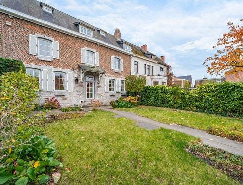                                         Uitzonderlijke woning te koop in Mont-sur-Marchienne, € 350.000
