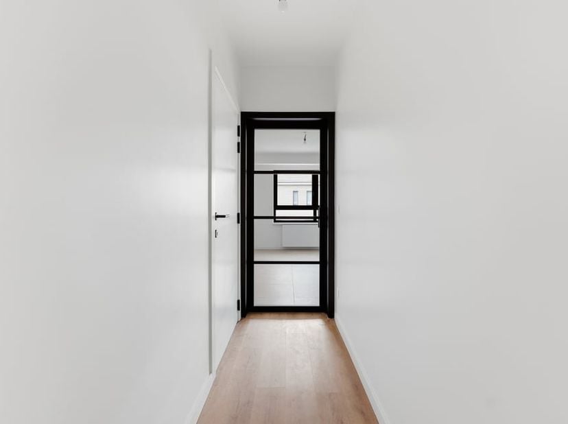 Bent u op zoek naar een instapklaar appartement zonder zorgen? Dan is dit volledig gerenoveerd appartement, gelegen in de Abtenstraat 16 te Sint-Truid