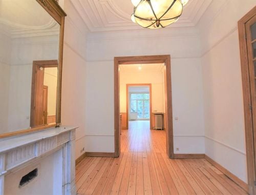                                         Maison à louer à Etterbeek, € 3.685
