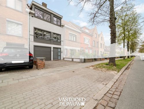                                         Bel-étage à vendre à Sint-Pieters, € 385.000
