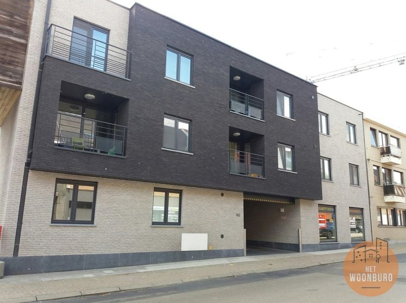 !Een bezoek kan enkel worden aangevraagd via onze website: www.hetwoonburo.be (klik bij het pand op “maak een afspraak”)!<br />
Nijvelsesteenweg 362 b