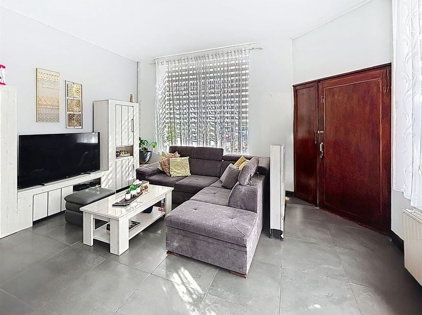 Wijk Haut de Saint-Gilles: Espace Immo Brussels presenteert u dit ruime appartement van het type sous-plex met een bewoonbare oppervlakte van ±130 m²