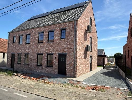                                         Woning te huur in Knesselare, € 1.200

