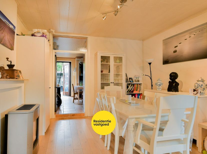 Ontdek deze charmante woning in Sint-Andries, ideaal gelegen met een uitstekende verbinding naar het bruisende stadscentrum van Brugge én de E40 en E4