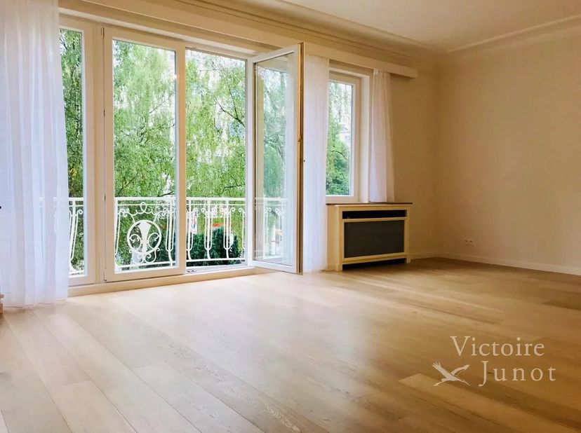 Voorgelegd door Zinchenko Maia :maia.zinchenko@victoire.be<br />
VICTOIRE JUNOT stelt je voor in de wijk Roosevelt / ULB, in een mooi klassiek gebouw,
