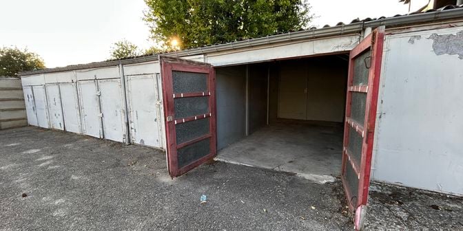 Garage te huur in Luikersteenweg 23, 3800 Sint-Truiden
