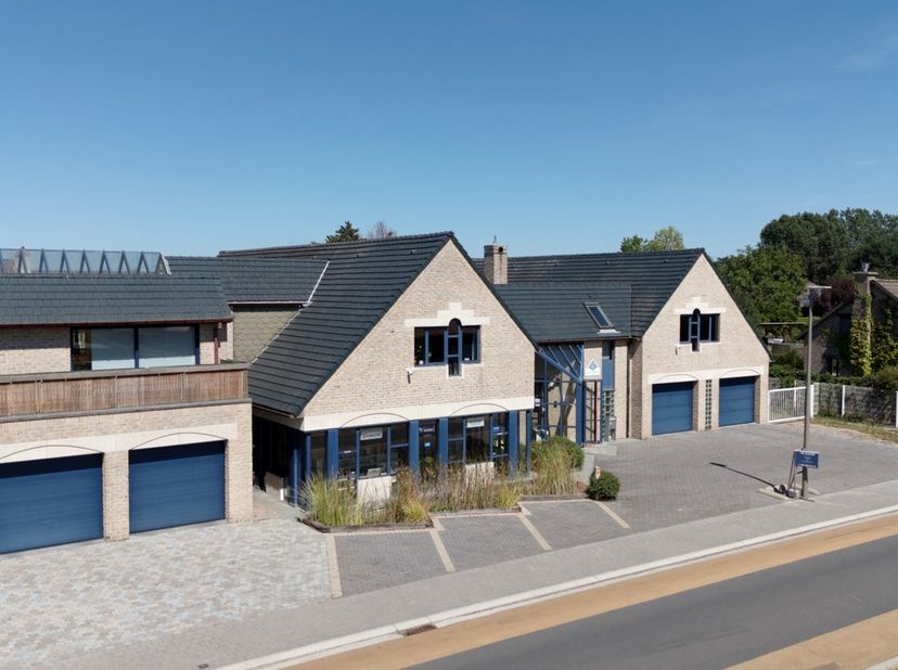 Bien professionnel à vendre
                    à 9750 Ouwegem