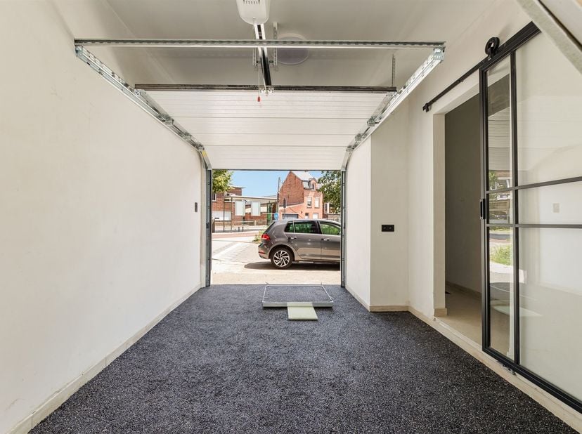 Vous vous offrez liberté, tranquillité (zone 30) et mobilité (Mobiscore 8,7 sur 10) au cœur de Muizen, car vous disposez d’un garage (sol en gravillon