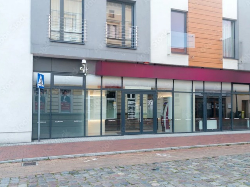 OPTIE:<br />
BRUSSEL (1030 Schaarbeek): Medische praktijken / polykliniek (#1X+5_NORI_BRU_2)<br />
• Commercieel gelijkvloers: 3 commerciële eenheden