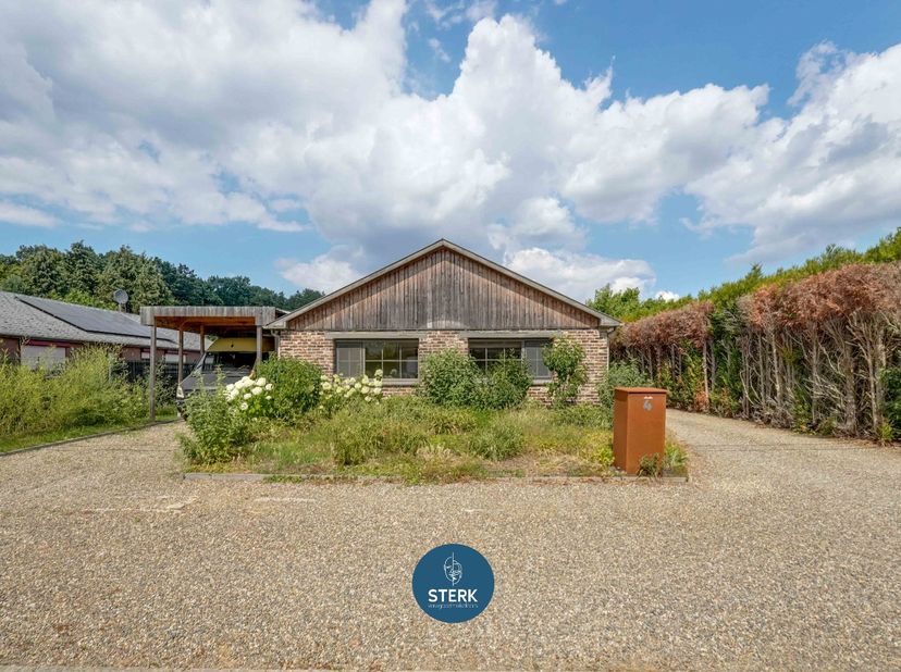 CHARMANTE WONING (EPC A) OP EEN RUIM PERCEEL VAN CIRCA 37 ARE IN ZUTENDAAL ! <br />
<br />
We vinden deze open woning met een bewoonbare oppervlakte v