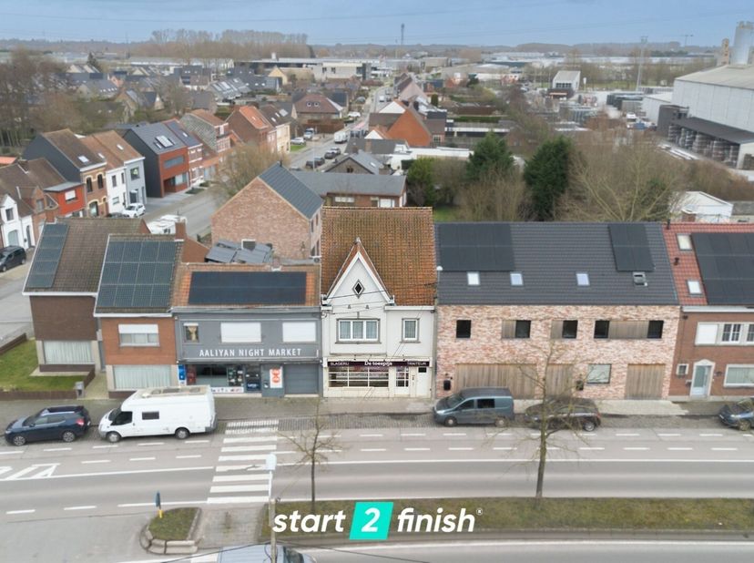 Grote woning (183m²) met atelier/hobbyruimte (40m²).<br />
De woning heeft een grote leefruimte, moderne keuken, hobbyruimte, twee ateliers, 3 ruime s