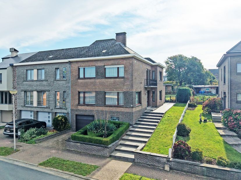 Maison à vendre à Hoevestraat 31,
                    9620 Zottegem