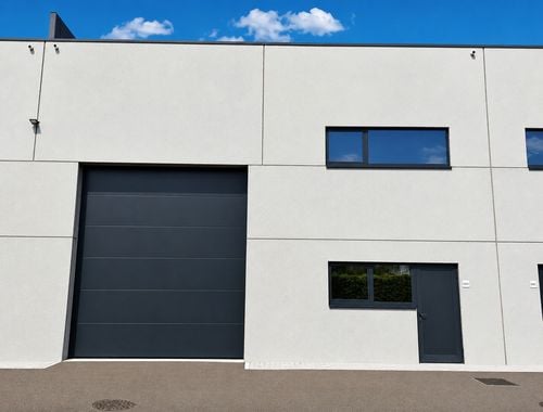                                         Entrepôt avec bureau à vendre à Eeklo, € 357.500

