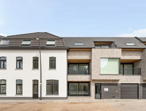                                         Appartement te koop in Sint-Baafs-Vijve, € 325.000
