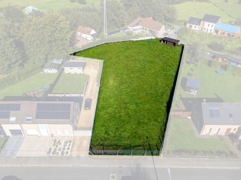 Découvrez cette opportunité unique de construire la maison de vos rêves sur un spacieux terrain à bâtir de pas moins de 2400 m&amp;sup2;, situé dans la ré