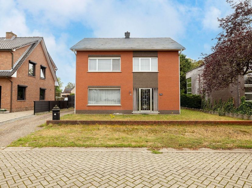 Huis te koop in Driesplein 18,
                    2340 Beerse