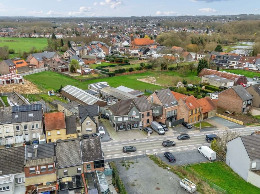 Huis te koop in Steenweg 582,
                    9470 Denderleeuw