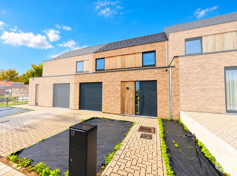 Huis te koop in ,
                    7700 Moeskroen